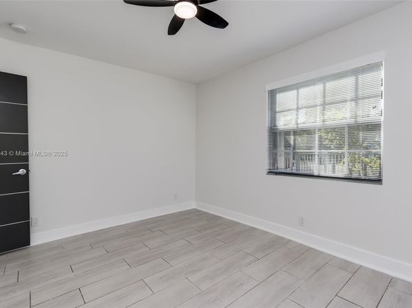 2231 NW 91st St, Miami FL 33147