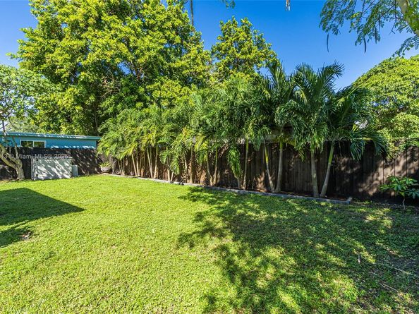 2231 NW 91st St, Miami FL 33147