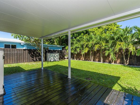 2231 NW 91st St, Miami FL 33147