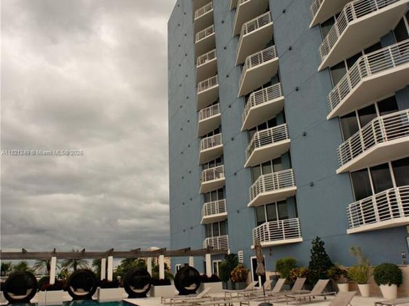 Undisclosed Address #A11821249, West Palm Beach FL 33401