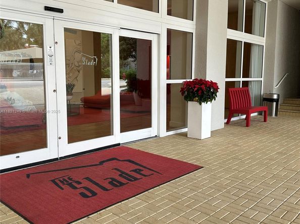 Undisclosed Address #A11821249, West Palm Beach FL 33401