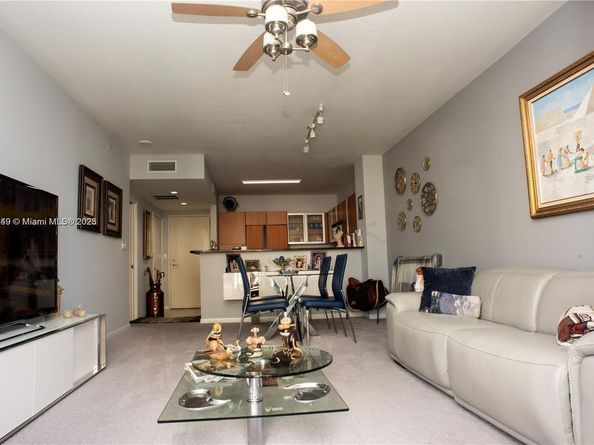 Undisclosed Address #A11821249, West Palm Beach FL 33401