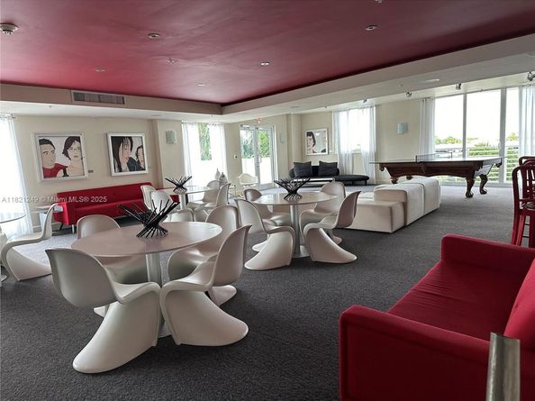 Undisclosed Address #A11821249, West Palm Beach FL 33401