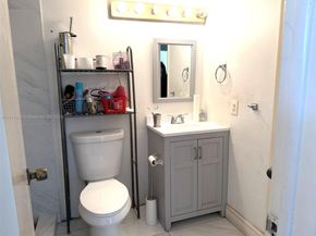 10053 NW 4th Ln 10053, Miami FL 33172