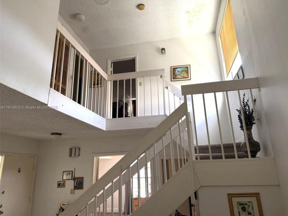 10053 NW 4th Ln 10053, Miami FL 33172