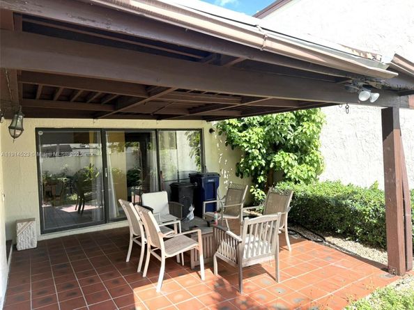 10053 NW 4th Ln 10053, Miami FL 33172