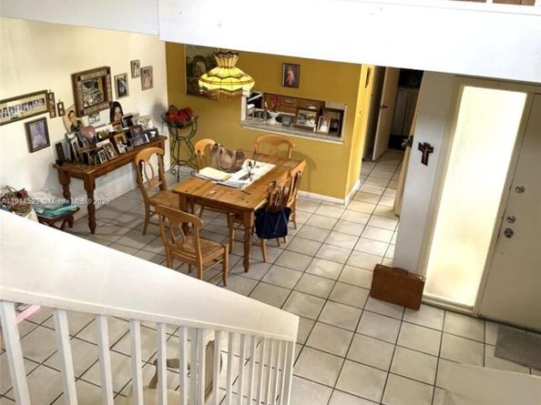 10053 NW 4th Ln 10053, Miami FL 33172