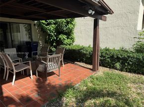 10053 NW 4th Ln 10053, Miami FL 33172