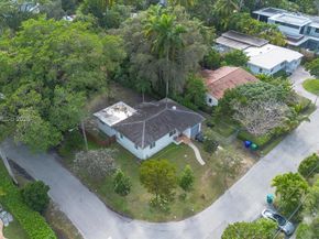 2500 Overbrook St, Miami FL 33133