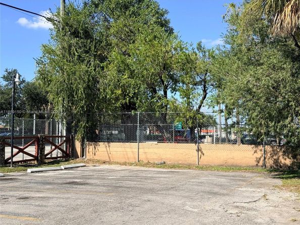 6575 W 4th Ave 111, Hialeah FL 33012