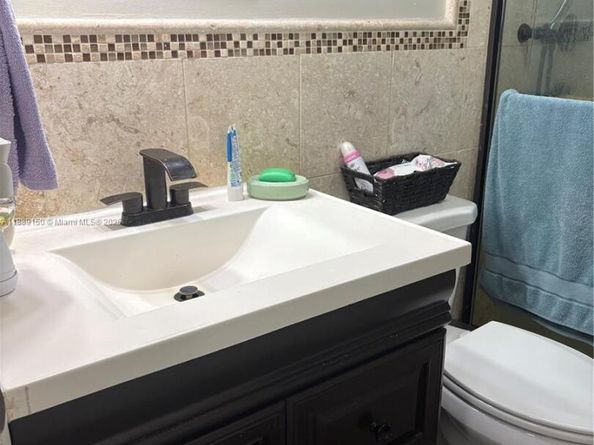 6575 W 4th Ave 111, Hialeah FL 33012