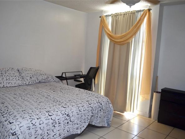 13499 Biscayne Blvd 702, North Miami FL 33181