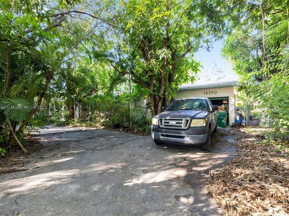 15290 SW 82nd Ave, Palmetto Bay FL 33157