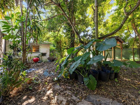 15290 SW 82nd Ave, Palmetto Bay FL 33157