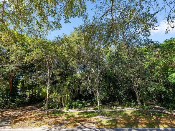 15290 SW 82nd Ave, Palmetto Bay FL 33157