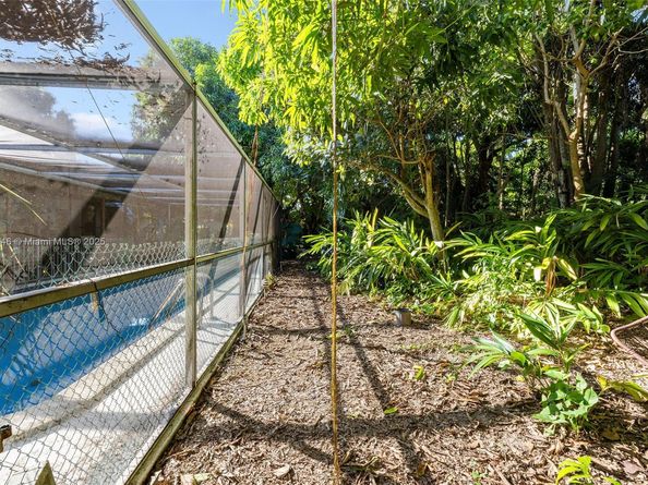 15290 SW 82nd Ave, Palmetto Bay FL 33157