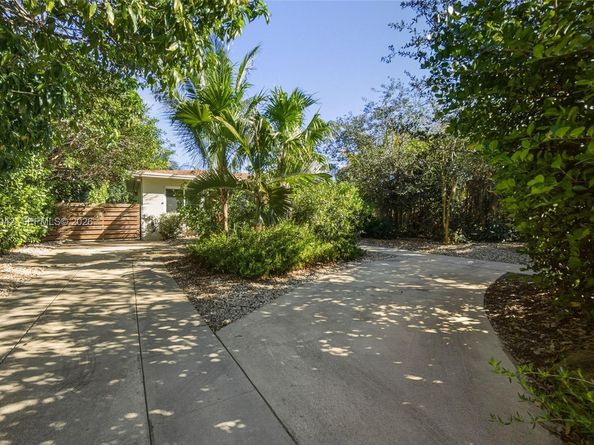 16101 NE 8th Ave, North Miami Beach FL 33162