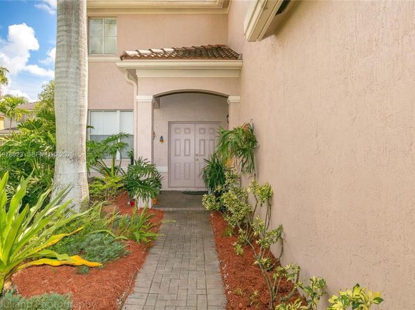 1032 Silktree Ln, Weston FL 33327