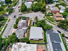 280 NW 34th St, Miami FL 33127
