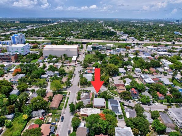 280 NW 34th St, Miami FL 33127
