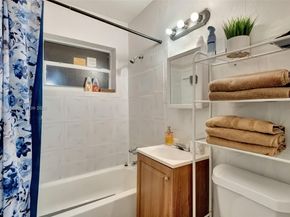 280 NW 34th St, Miami FL 33127