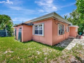 280 NW 34th St, Miami FL 33127