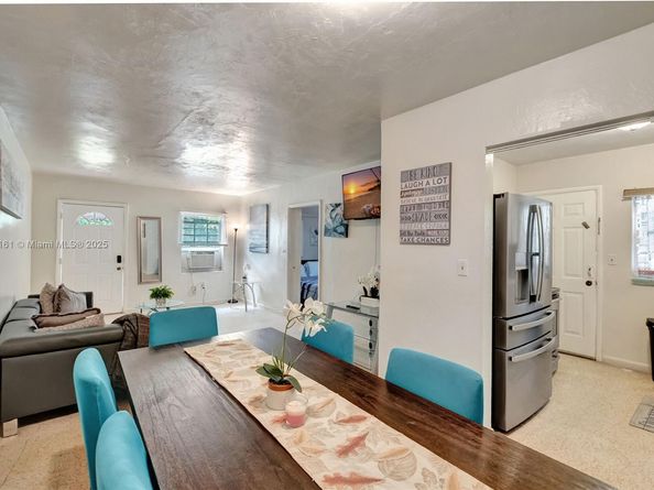 280 NW 34th St, Miami FL 33127