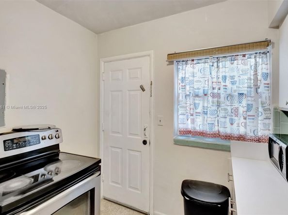 280 NW 34th St, Miami FL 33127