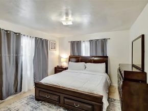 280 NW 34th St, Miami FL 33127