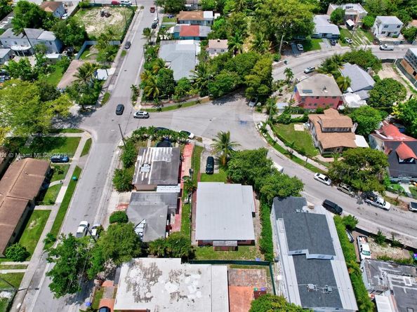 280 NW 34th St, Miami FL 33127