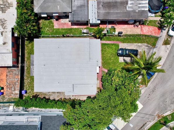 280 NW 34th St, Miami FL 33127
