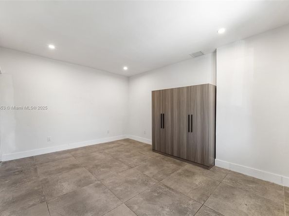 19 NE 48th St, Miami FL 33137