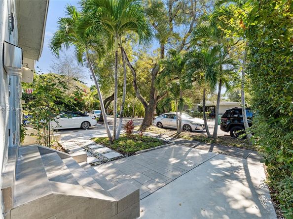 19 NE 48th St, Miami FL 33137
