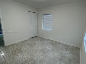 465 NE 165th St, Miami FL 33162