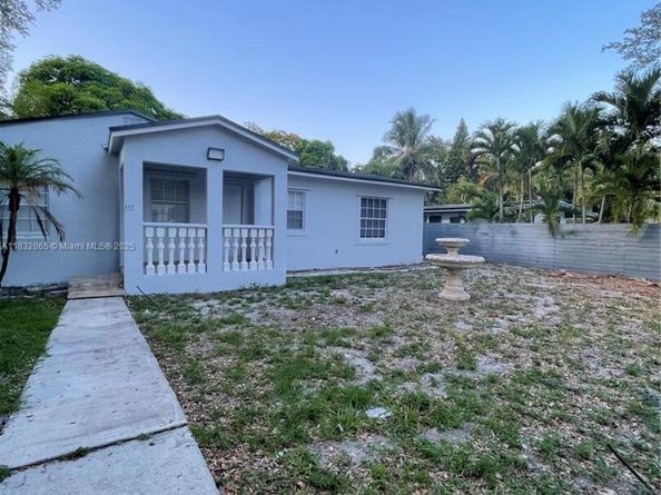 465 NE 165th St, Miami FL 33162