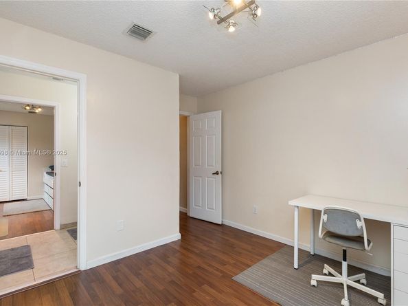 1226 NW 170th Ter, Pembroke Pines FL 33028