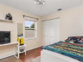 1226 NW 170th Ter, Pembroke Pines FL 33028