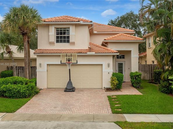 1226 NW 170th Ter, Pembroke Pines FL 33028