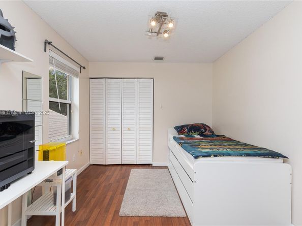 1226 NW 170th Ter, Pembroke Pines FL 33028