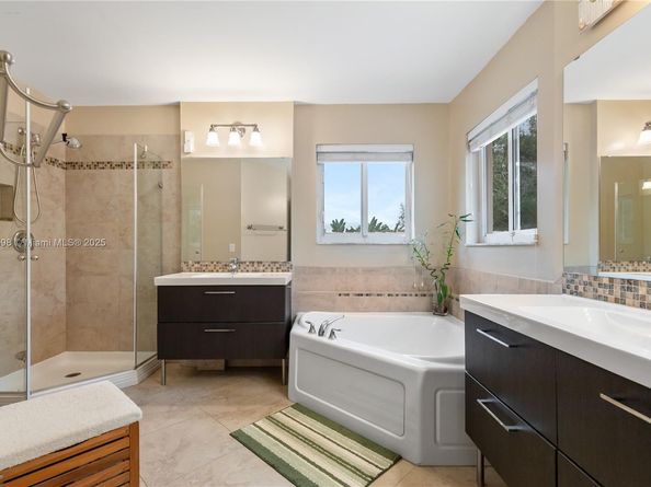 1226 NW 170th Ter, Pembroke Pines FL 33028