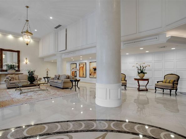 3530 Mystic Pointe Dr 214, Aventura FL 33180