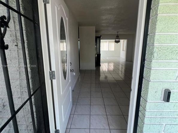 6200 SW 19th St, Miramar FL 33023