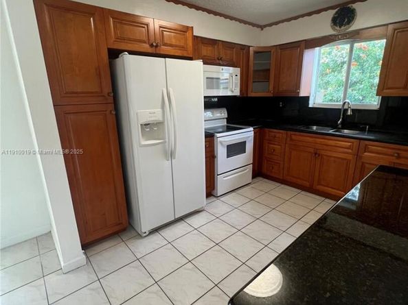 6200 SW 19th St, Miramar FL 33023