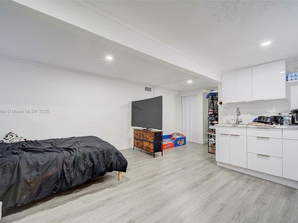 5040 NW 197 St, Miami FL 33055