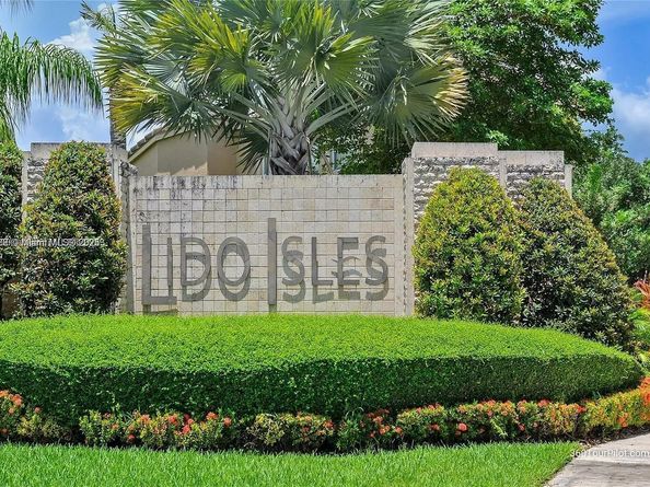 780 SW 167th Ave, Pembroke Pines FL 33027