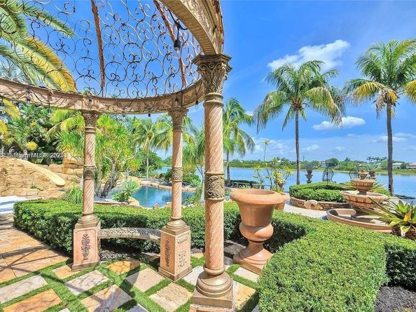 780 SW 167th Ave, Pembroke Pines FL 33027