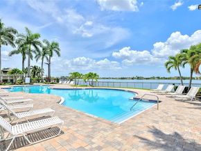 780 SW 167th Ave, Pembroke Pines FL 33027