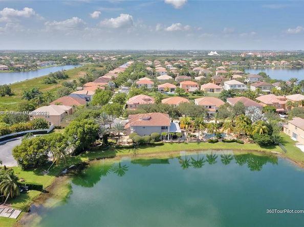 780 SW 167th Ave, Pembroke Pines FL 33027