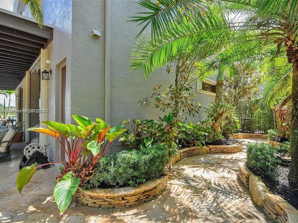 780 SW 167th Ave, Pembroke Pines FL 33027