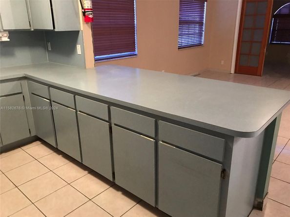 725 NW 19th Ter, Fort Lauderdale FL 33311